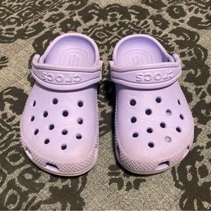 Toddler crocs (size 7, color- periwinkle) lightly worn